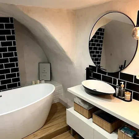 Cosy Near Eiffel Tower Apartment Paris